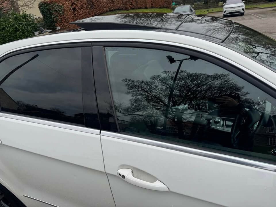 Mercedes-Benz E Class Saloon 2.1 E250 Cdi Blueefficiency Sport 2012 AU62LFX White #2