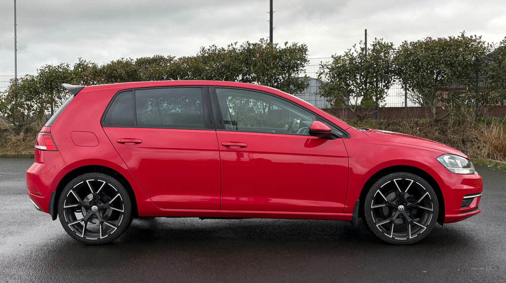 Volkswagen Golf 1.6 Tdi Match YJ19BLT Red #2