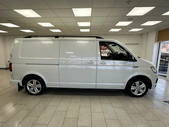 Volkswagen Transporter 2.0 Bitdi T32 Bluemotion Tech Highline Panel Van 5 VN17DDL White #2