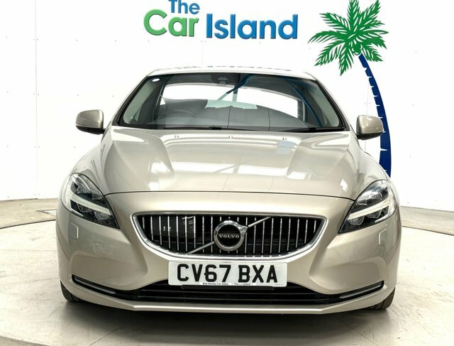 Volvo V40 D2 Inscription Hatchback Gold #2