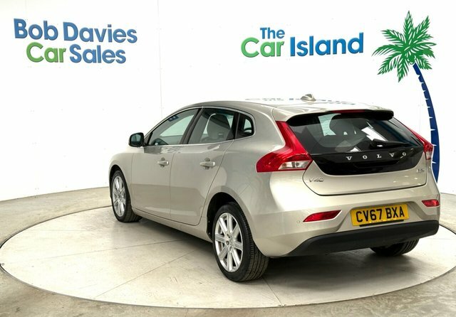 Volvo V40 D2 Inscription Hatchback Gold #6