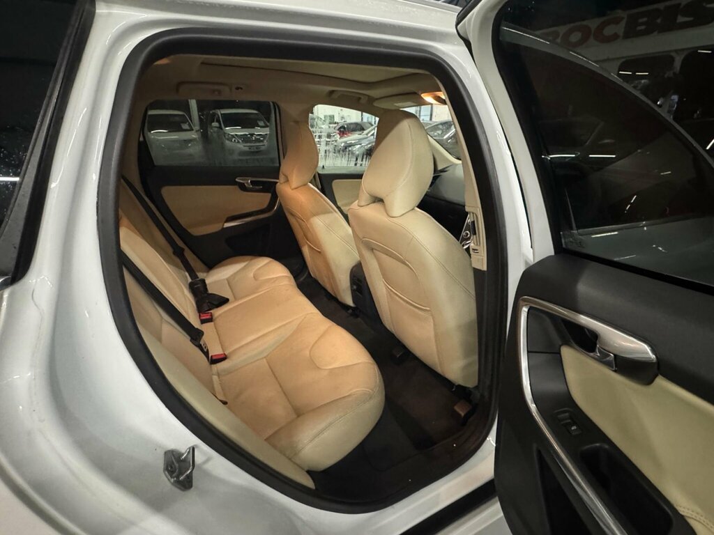 Volvo XC60 2.0 D4 Se Lux Nav Euro 6 Ss DA65LZC White #6