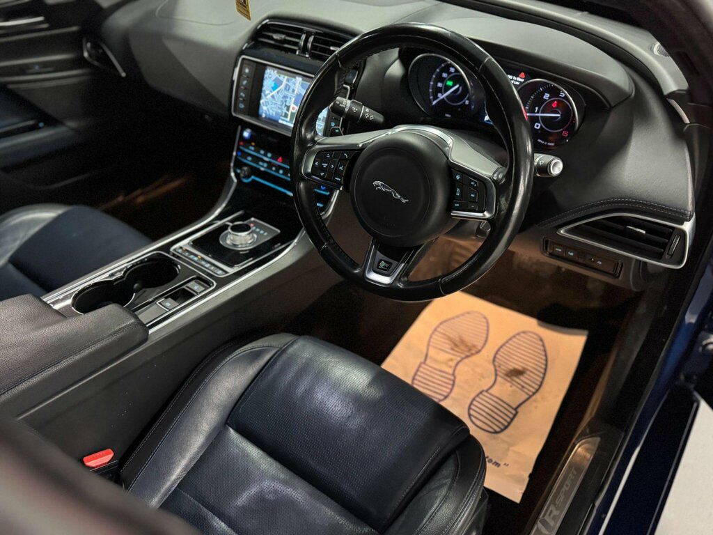Jaguar XE 2.0D R-sport Saloon Euro 6 Ss OE65WOH Blue #3