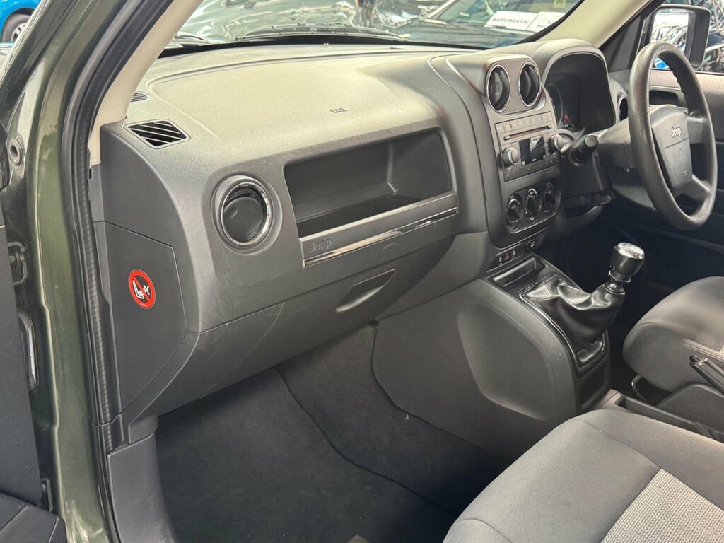 Jeep Patriot 2L Sport Black #11