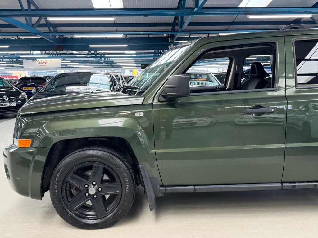 Jeep Patriot 2L Sport Black #4