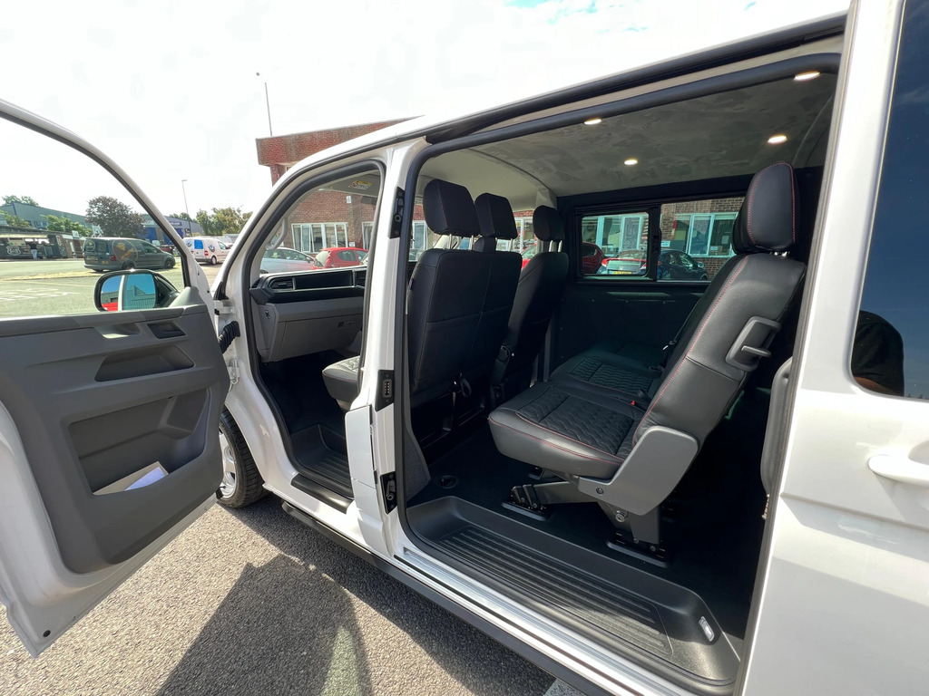 Volkswagen Transporter 2.0 Tdi T32 Highline Crew Van Fwd Lwb Euro 6 150Ps