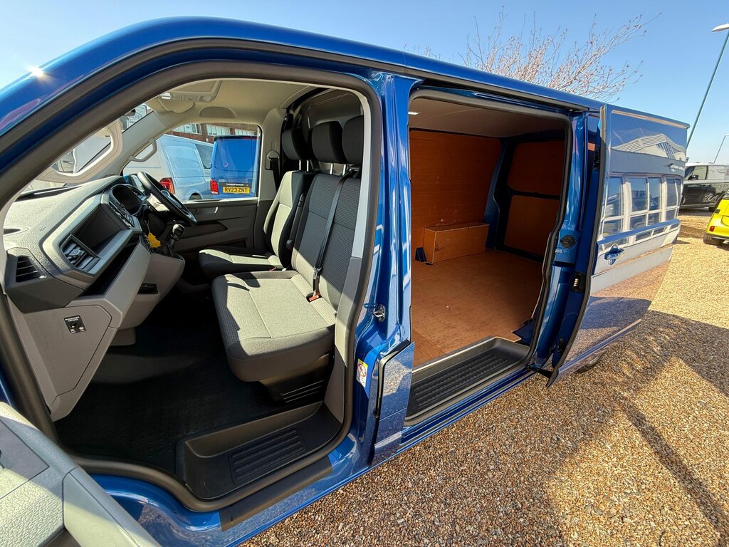 Volkswagen Transporter 2.0 Tdi T30 Highline Fwd Lwb Euro 6 150Ps DG24NWJ #3