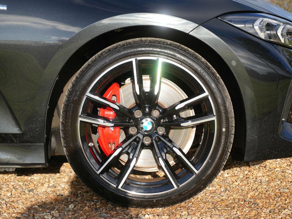 BMW 3 Series 3.0 M340i Mht Touring Hybrid Xdriv Black #5