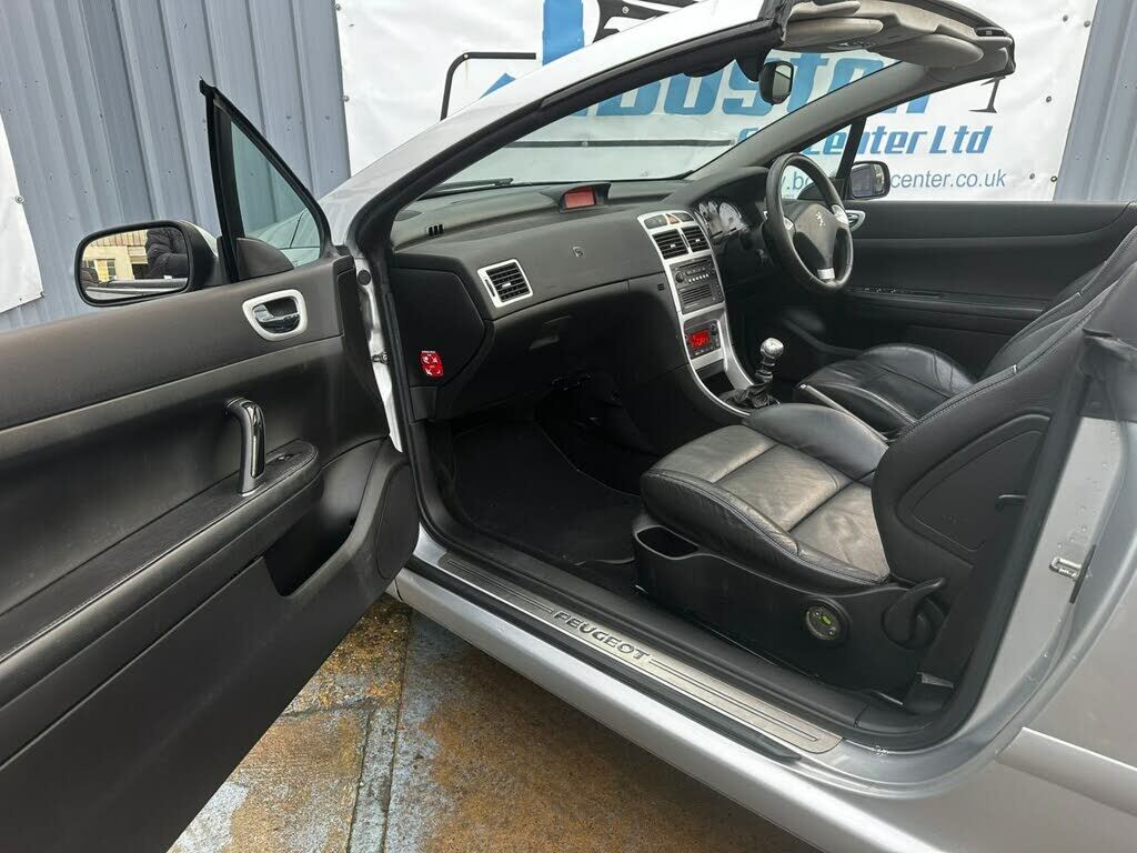Peugeot 307 CC 2.0 16V S Black #14