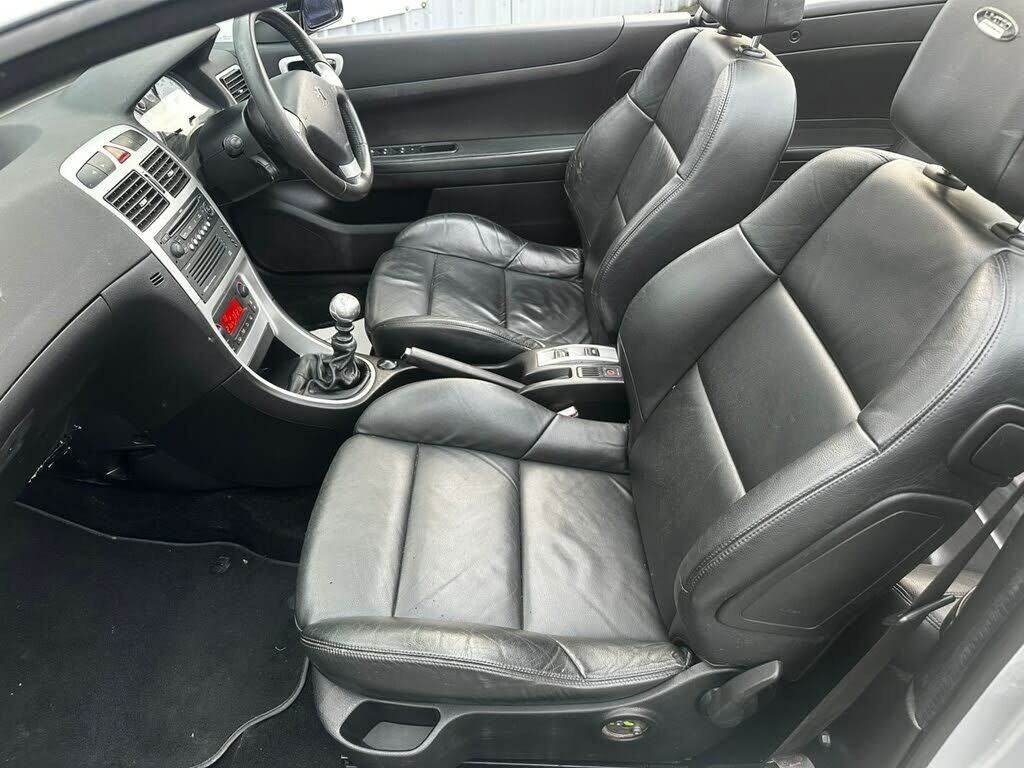 Peugeot 307 CC 2.0 16V S Black #6