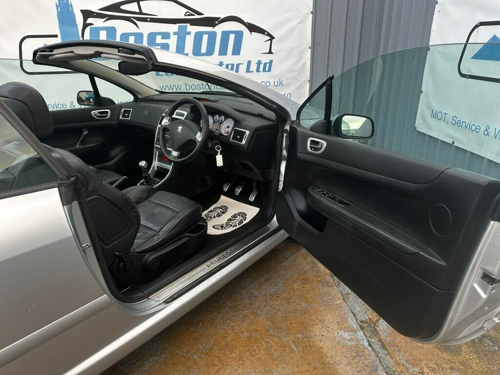 Peugeot 307 CC 2.0 16V S Black #4