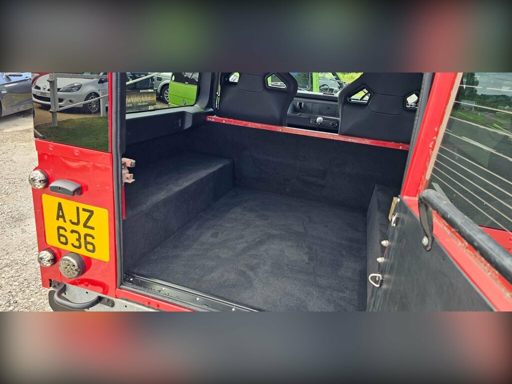 Land Rover Defender 90 2.5 Td5 County Red #3