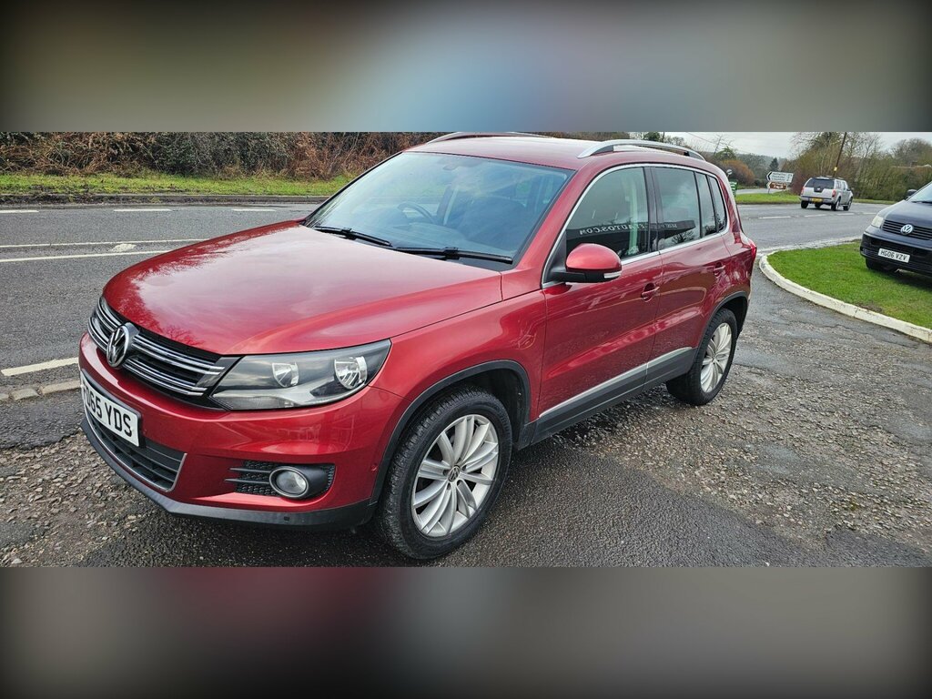 Volkswagen Tiguan 2.0 Tdi Bluemotion Tech Match Edition Dsg 4Wd Euro Red