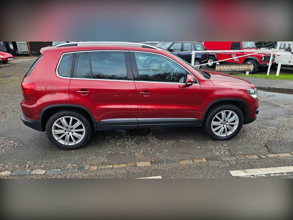 Volkswagen Tiguan 2.0 Tdi Bluemotion Tech Match Edition Dsg 4Wd Euro FD65YDS Red #3