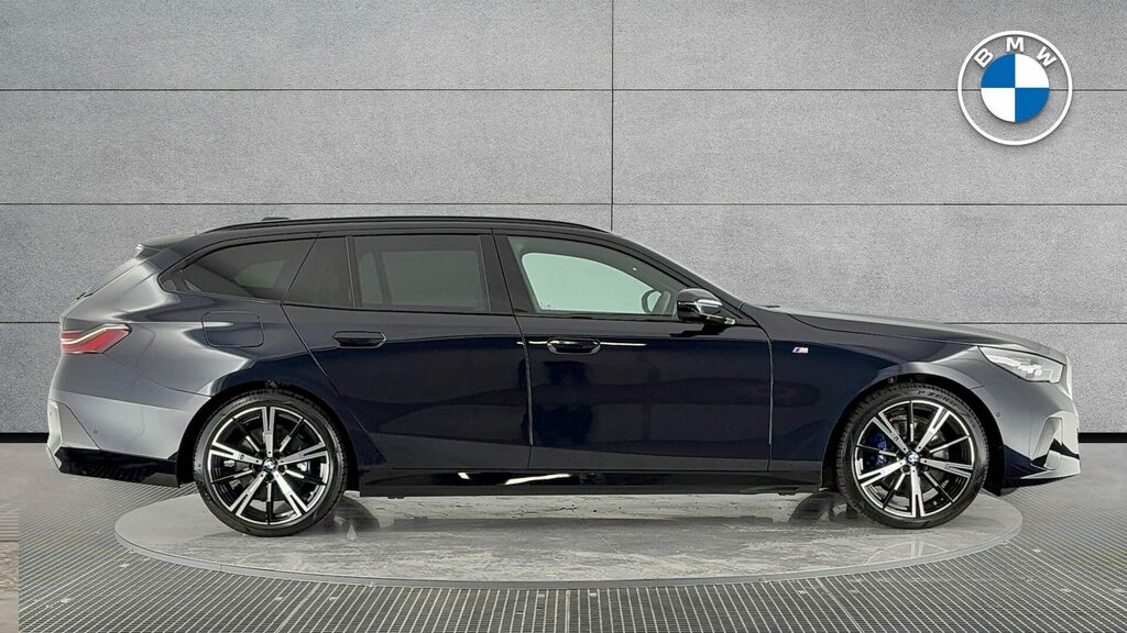 BMW 5 Series M Sport Touring YB25FLW Black #3