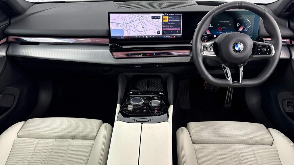BMW 5 Series M Sport Touring YB25FLW Black #4