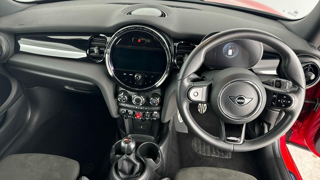 Mini Hatch Hatchback YL71HFA Red #4
