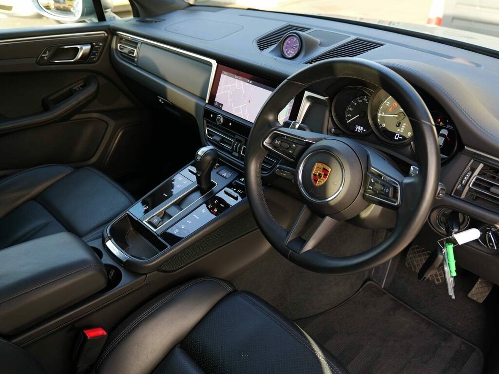Porsche Macan Petrol RJ73XYE Silver #4