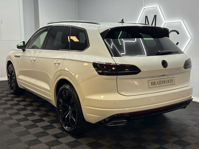 Volkswagen Touareg Suv White #2