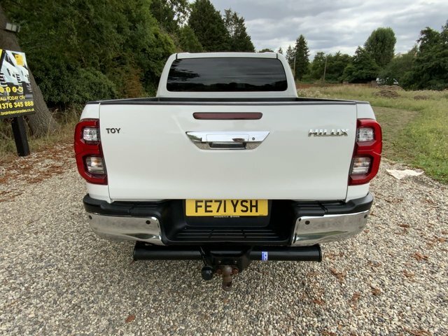 Toyota HILUX D-4d Invincible Pickup Double FE71YSH White #5