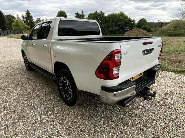 Toyota HILUX D-4d Invincible Pickup Double FE71YSH White #6