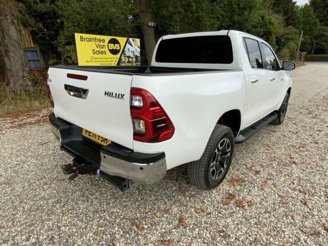 Toyota HILUX D-4d Invincible Pickup Double FE71YSH White #4