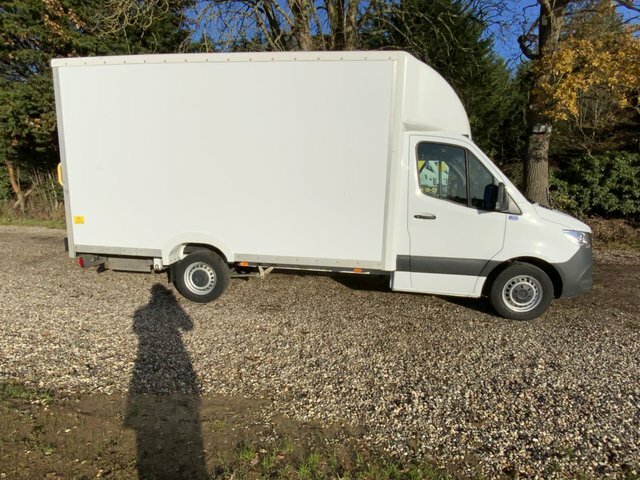Mercedes-Benz Sprinter 315 Cdi Progressive Luton PG21EGF White #2
