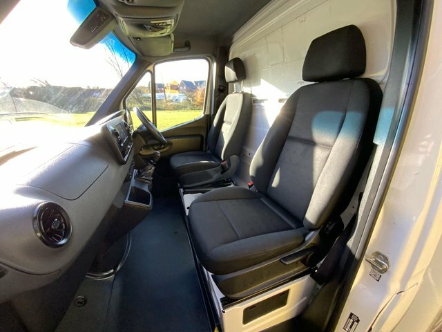 Mercedes-Benz Sprinter 315 Cdi Progressive Luton PG21EGF White #6