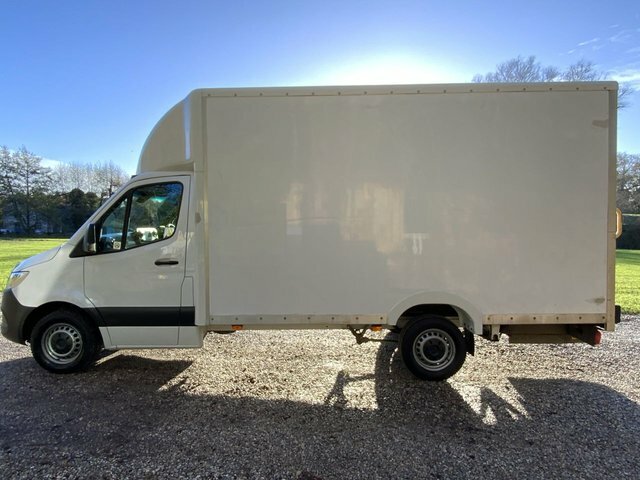 Mercedes-Benz Sprinter 315 Cdi Progressive Luton PO71YFU White #4