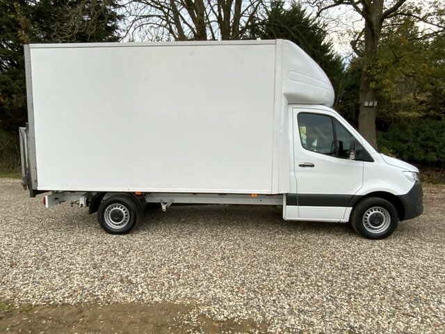Mercedes-Benz Sprinter 315 Cdi Progressive Luton EF22YTE White #3