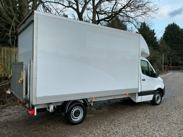 Mercedes-Benz Sprinter 315 Cdi Progressive Luton KN72RRU White #5