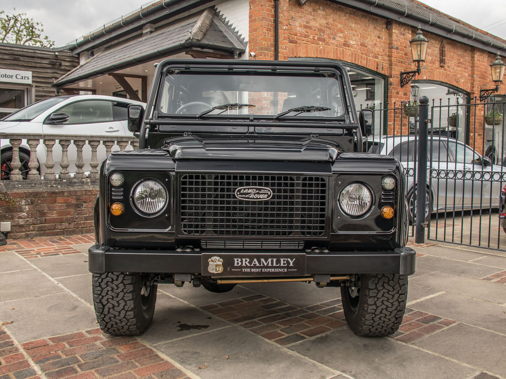 Land Rover Defender 90 Automatic S50LRO Black #6