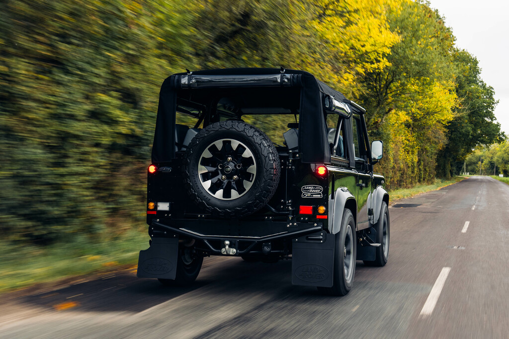 Land Rover Defender 90 Automatic S50LRO Black #2