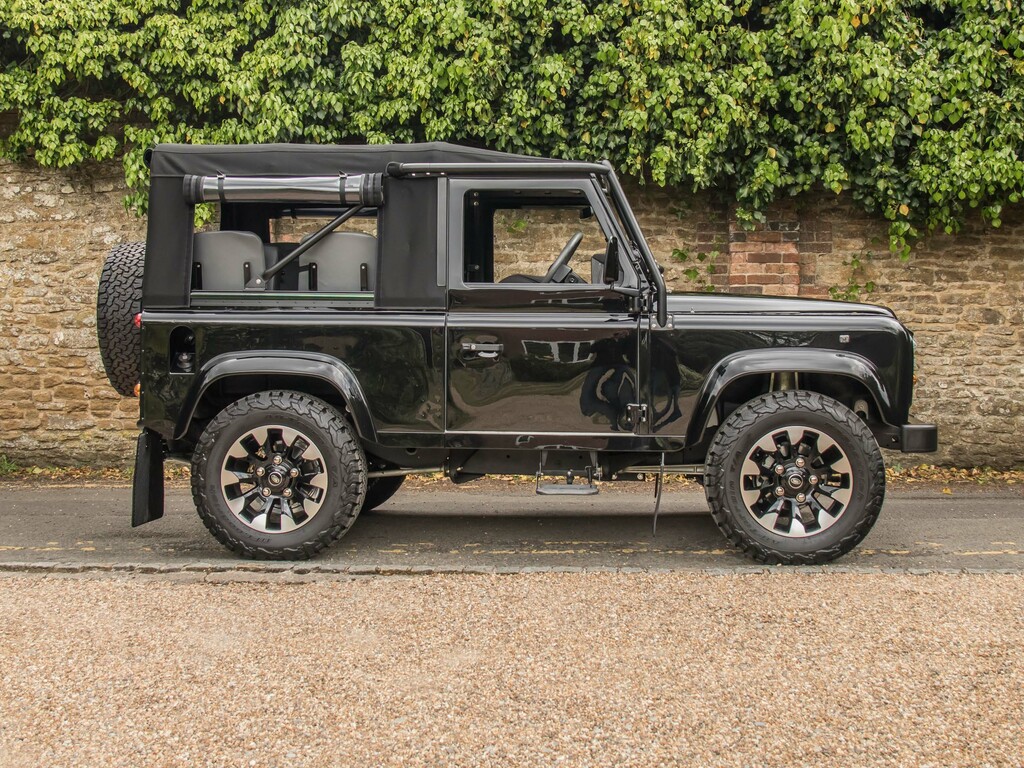 Land Rover Defender 90 Automatic S50LRO Black #4
