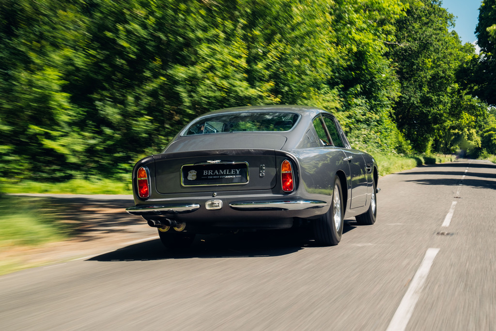 Aston Martin DB6 Manual  #2