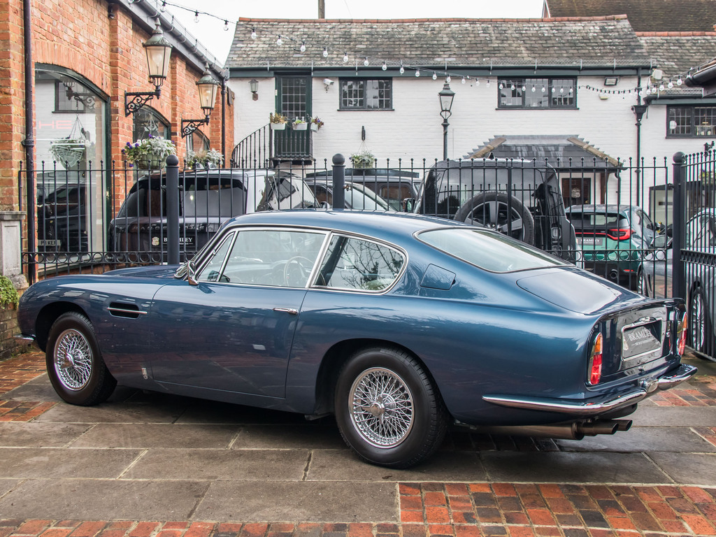 Aston Martin DB6 Manual Blue #5