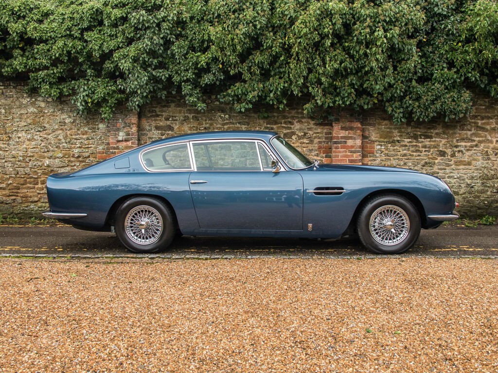 Aston Martin DB6 Manual Blue #2