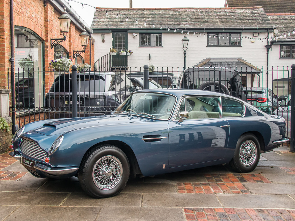 Aston Martin DB6 Manual Blue #4