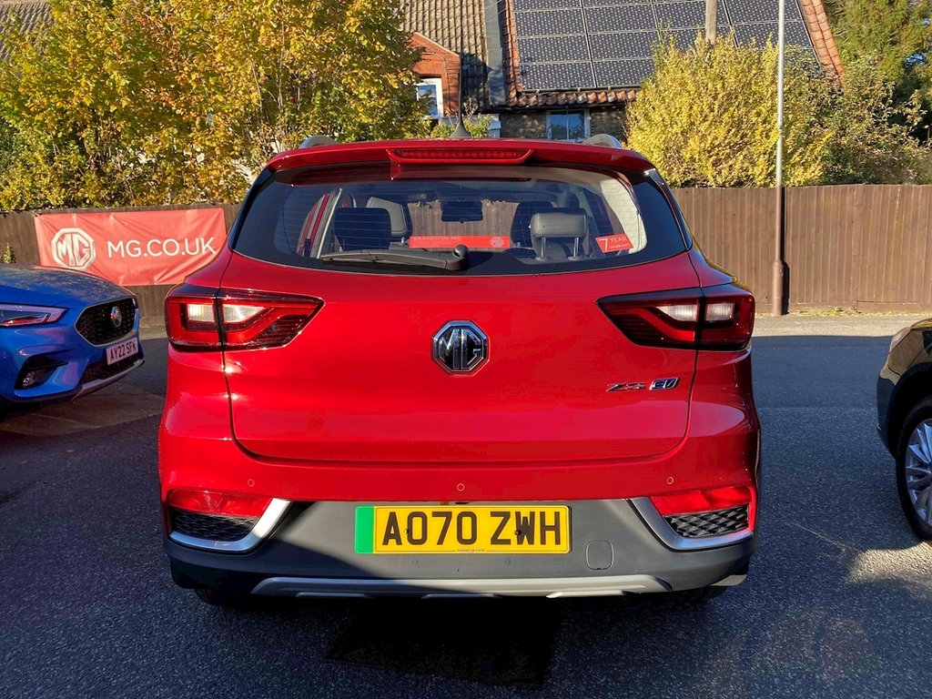 MG ZS Exclusive Red #5
