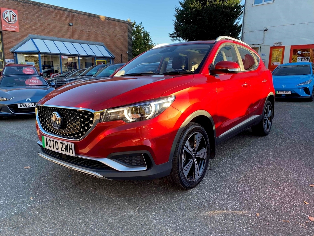 MG ZS Exclusive Red #3