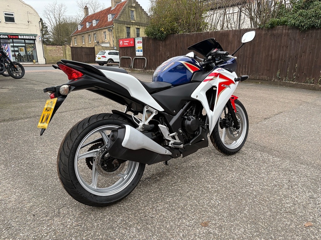 Honda  Classic Cbf 125 M-b 201111 Black #1