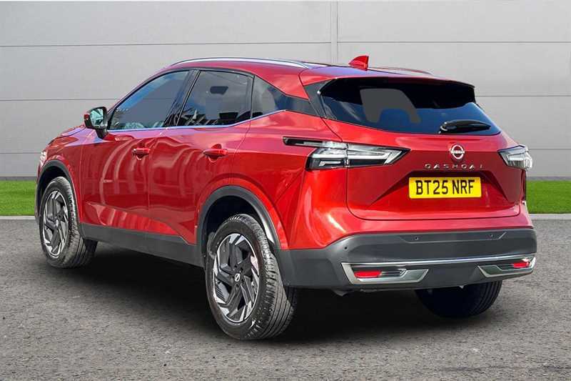 Nissan Qashqai 1.3 Dig-t Mh 158 N-connecta BT25NRF Red #2