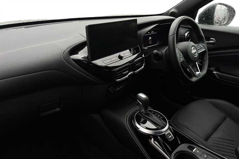 Nissan Juke 1.6 Hybrid Tekna ME25BHZ Black #6