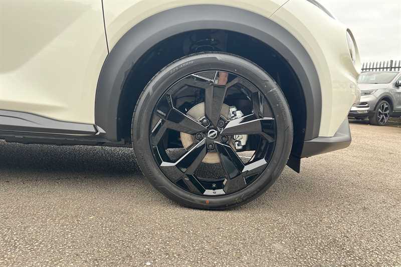 Nissan Juke 1.6 Hybrid Tekna MH25ZZM White #6