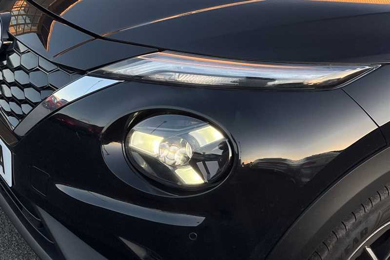 Nissan Juke 1.6 Hybrid N-connecta Black