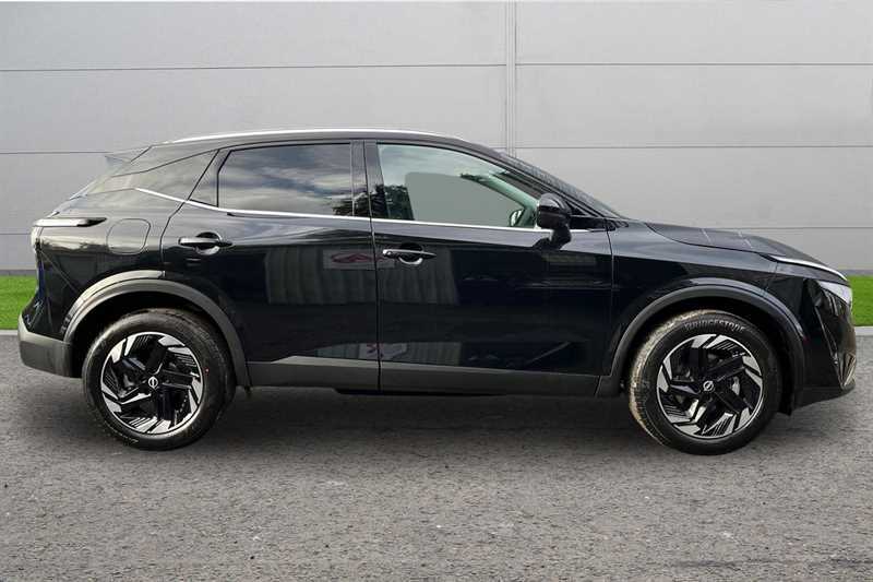 Nissan Qashqai 1.3 Dig-t Mh 158 N-connecta Xtronic Black #3