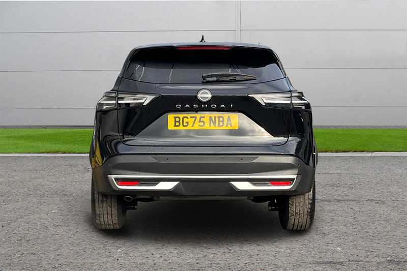 Nissan Qashqai 1.3 Dig-t Mh 158 N-connecta Xtronic Black #4