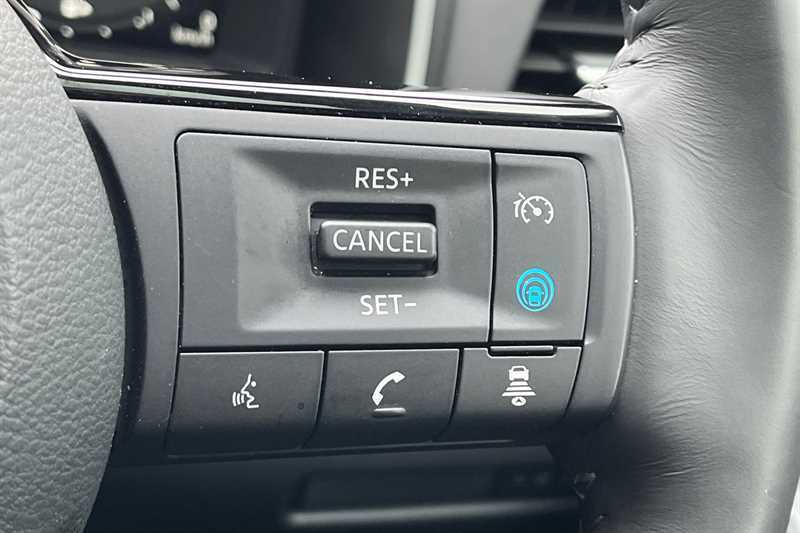 Nissan Qashqai 1.5 E-power N-connecta ML75LPF Black #5