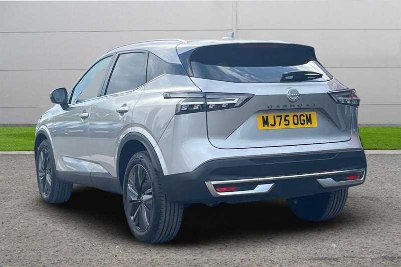 Nissan Qashqai 1.3 Dig-t Mh Tekna MJ75OGM Silver #2