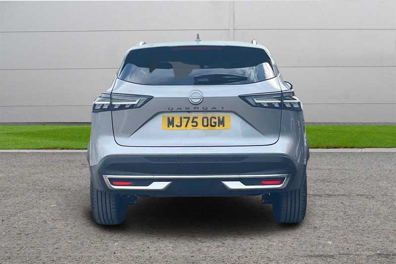 Nissan Qashqai 1.3 Dig-t Mh Tekna MJ75OGM Silver #4